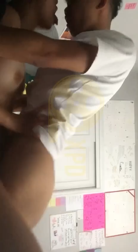 Phim sex Phim sex Trung Quốc - Anh trai áo trắng nằm trên nhấp liên tục